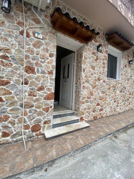 Stone House 48 M Apartment Acharnes Ngoại thất bức ảnh