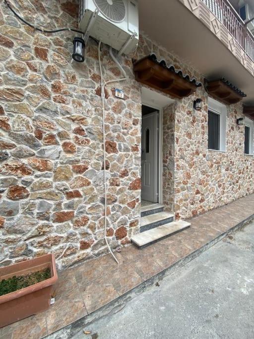 Stone House 48 M Apartment Acharnes Ngoại thất bức ảnh
